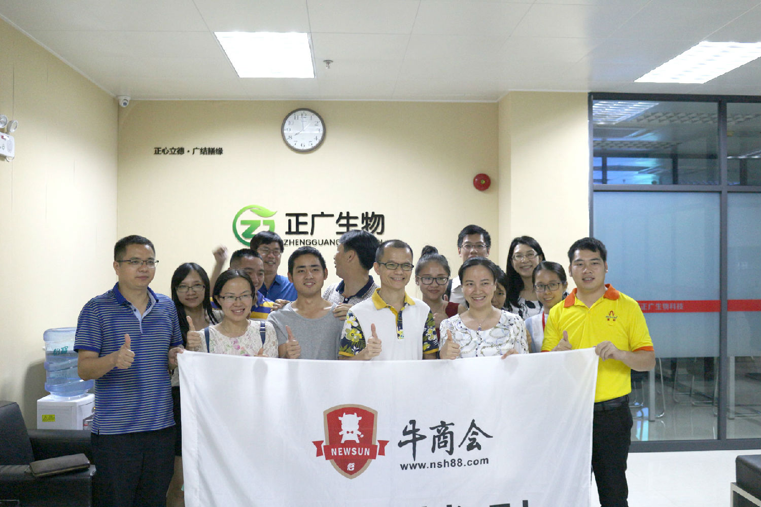 牛商三軍對(duì)決，海軍戰(zhàn)隊(duì)打響第一槍！